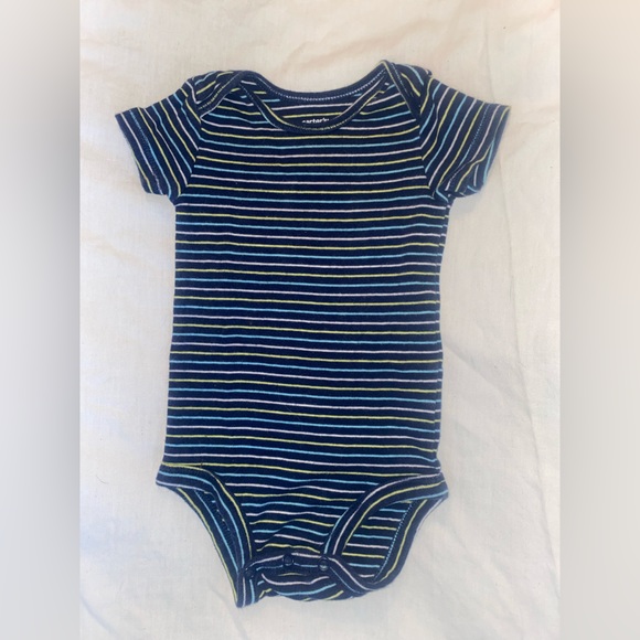 3-12$Carter’s striped onesie six months - Picture 1 of 2